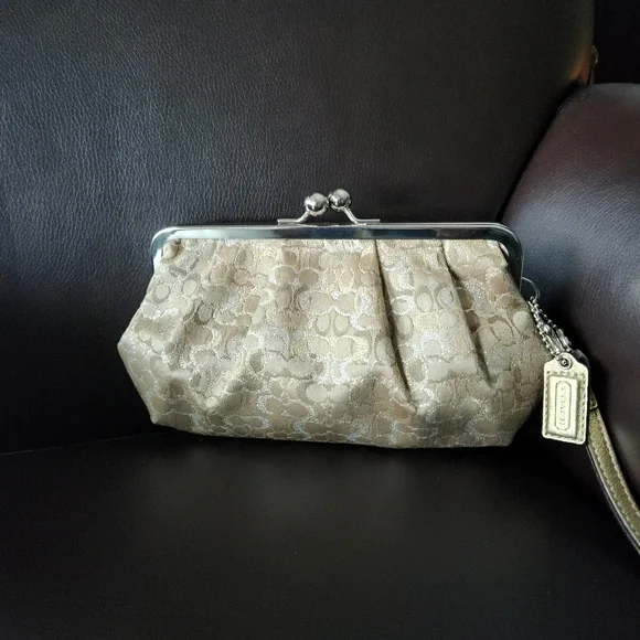 NWOT Coach Gold & Silver Optic Signature Metallic Kisslock Clutch Wristlet - Picture 8 of 15